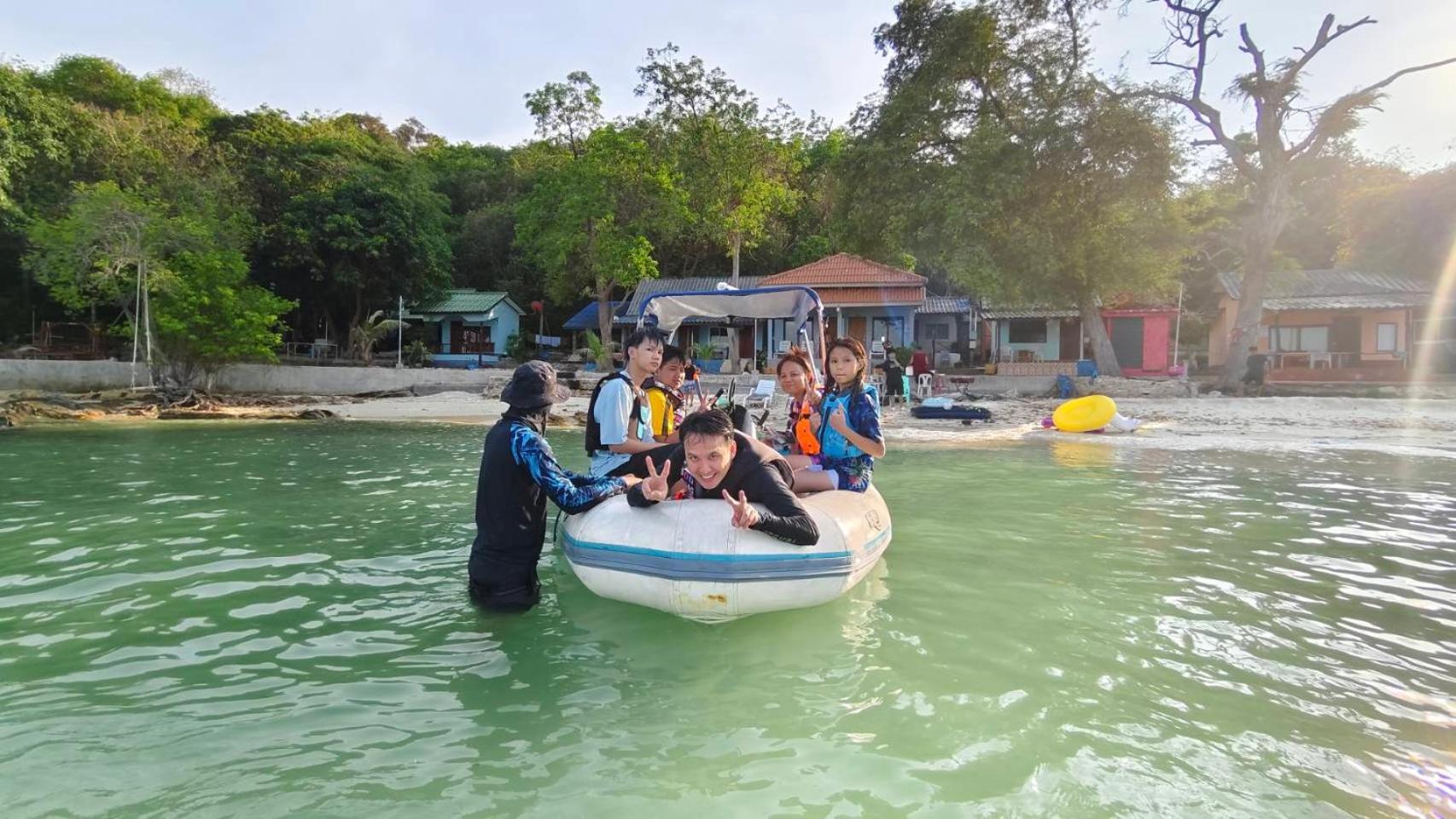 Hotel ลุงดำฮัทบีช Koh Samet Exteriér fotografie