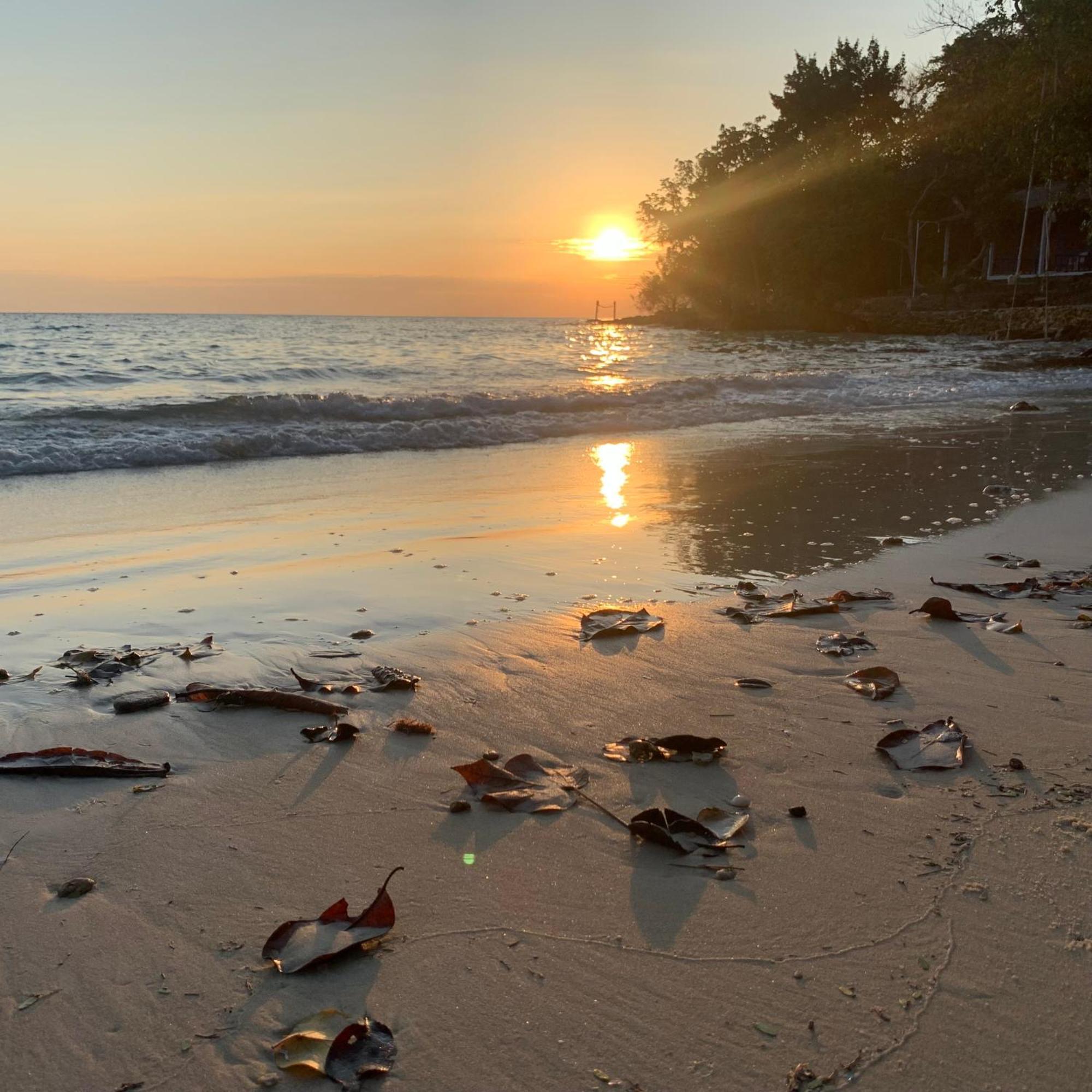 Hotel ลุงดำฮัทบีช Koh Samet Exteriér fotografie