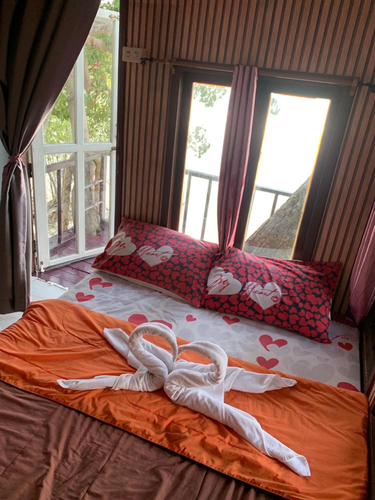 Hotel ลุงดำฮัทบีช Koh Samet Exteriér fotografie